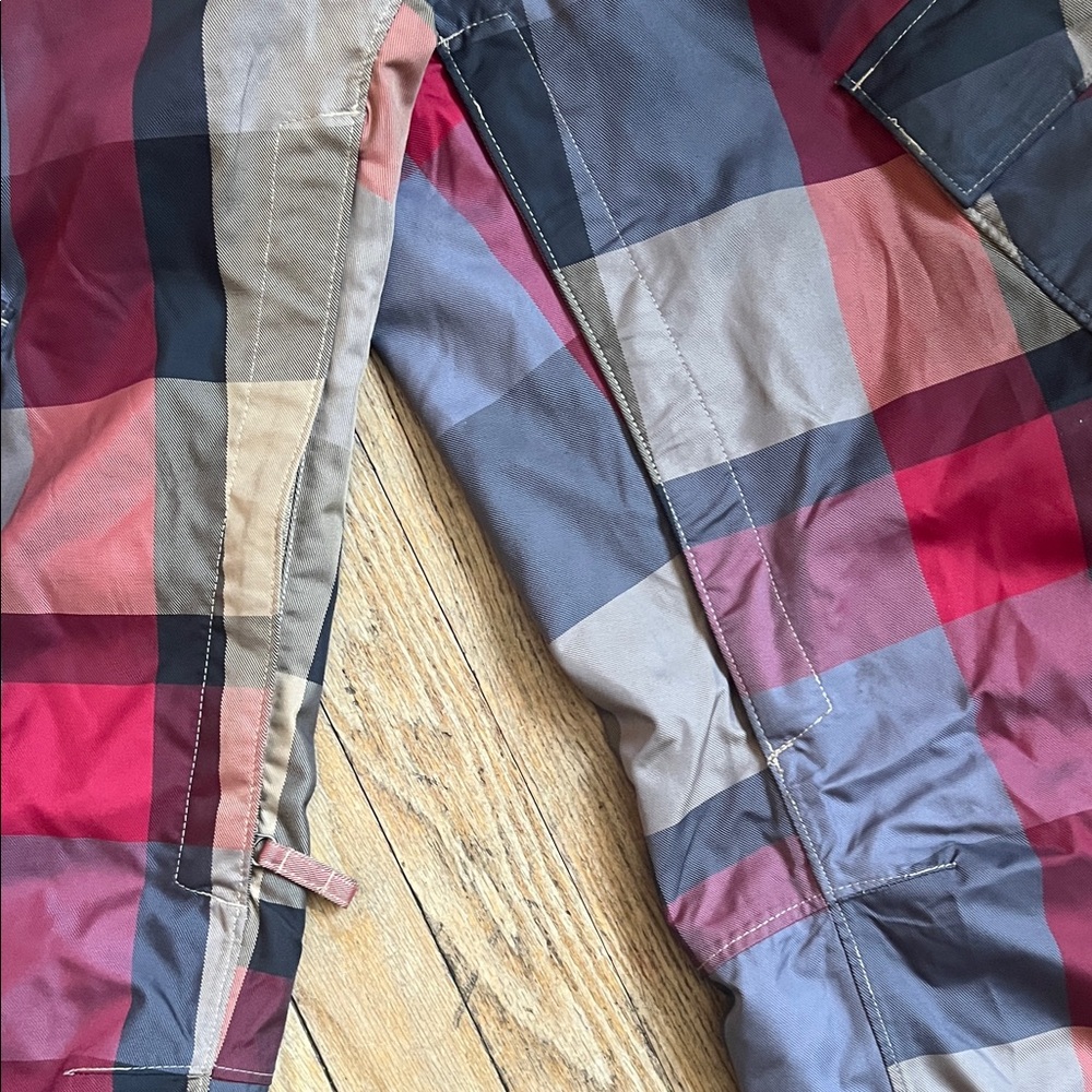 The North Face Men's Multicolor Plaid Cargo Pants - Picture 4 of 13